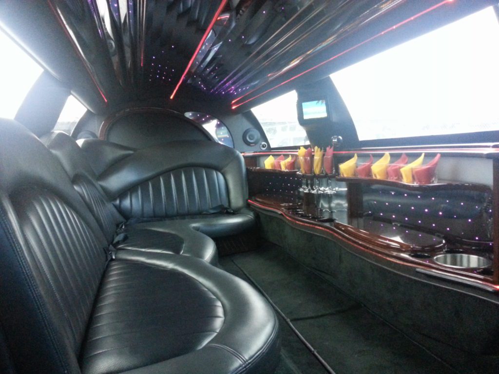 Stretch-Limousine-White